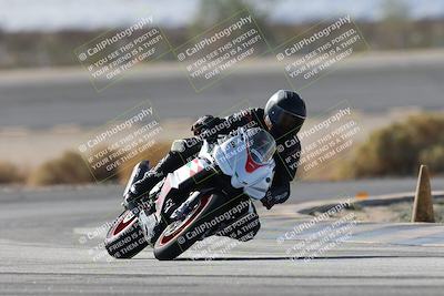 media/Nov-16-2025-Race Pace (Sun) [[8c5fa54630]]/Non Verified Riders (1st 20 Minutes)/1-Turn 14 (10am)/